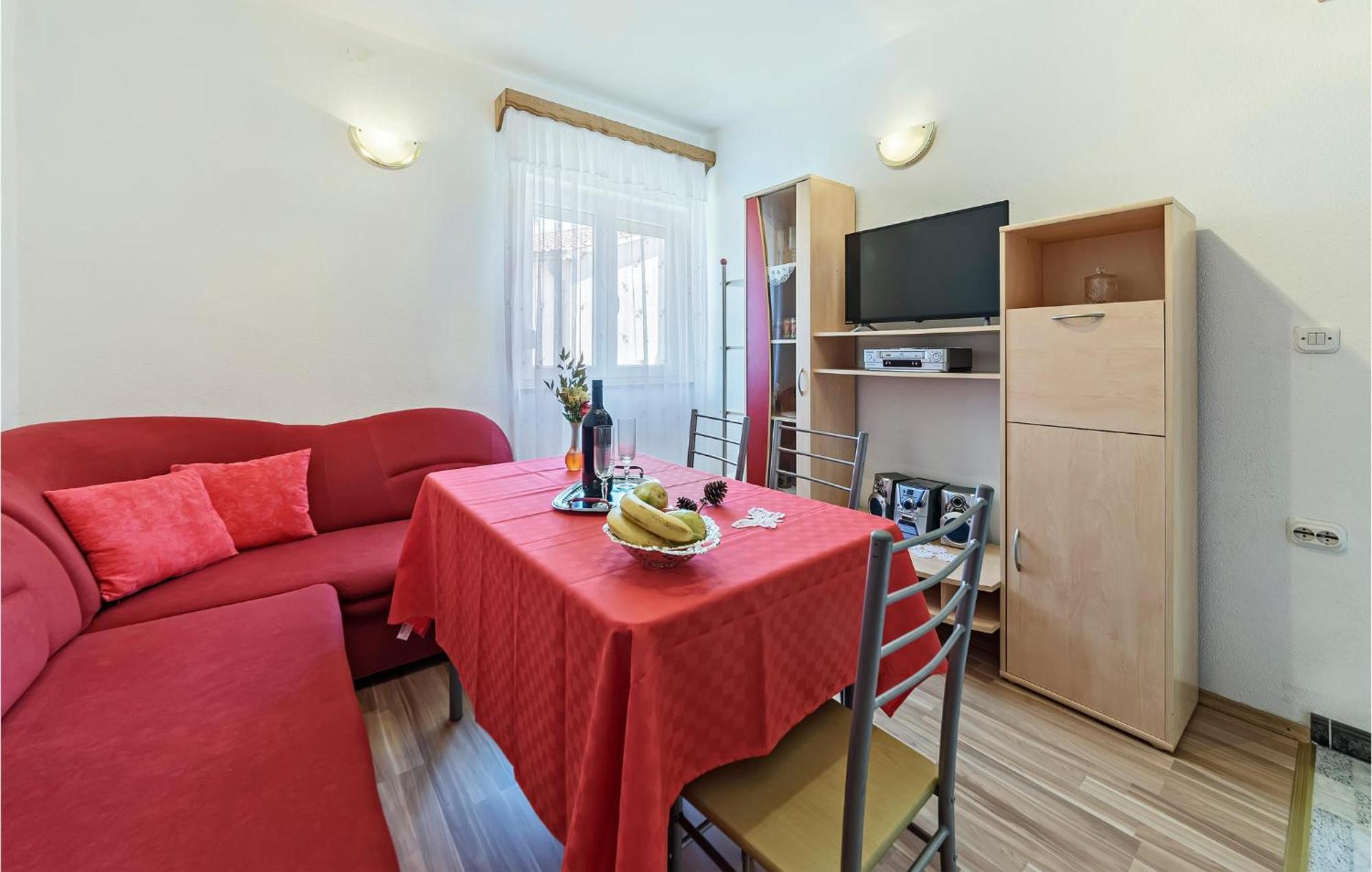 2 Bedroom Lovely Apartment In Labin 라빈 외부 사진