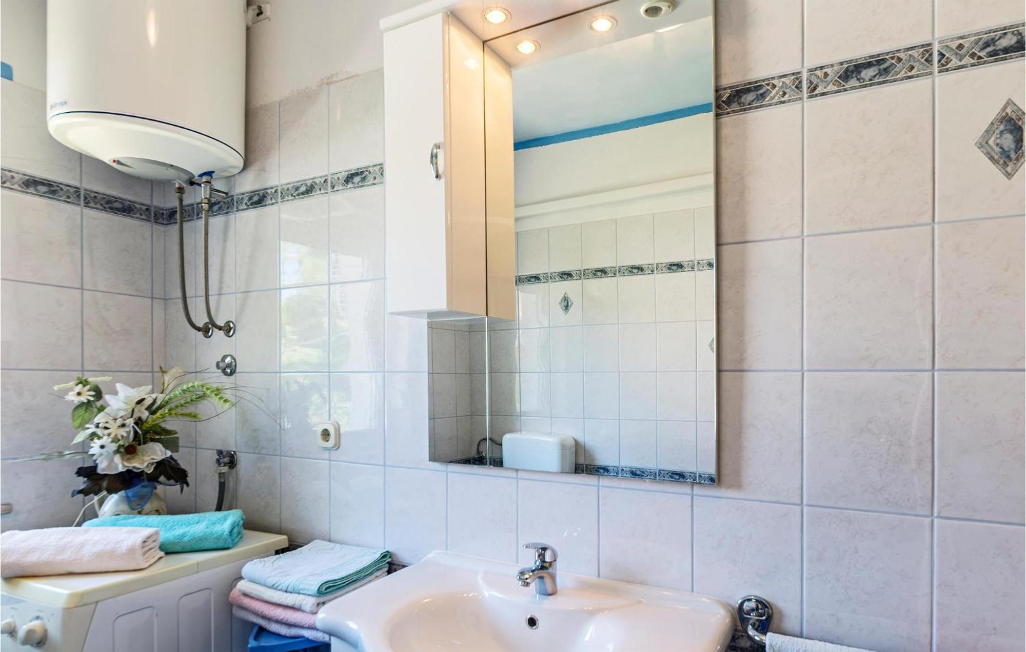 2 Bedroom Lovely Apartment In Labin 라빈 외부 사진